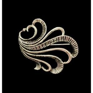 VINTAGE MARKED STAR SILVER TONE SWIRL PIN BROOCH